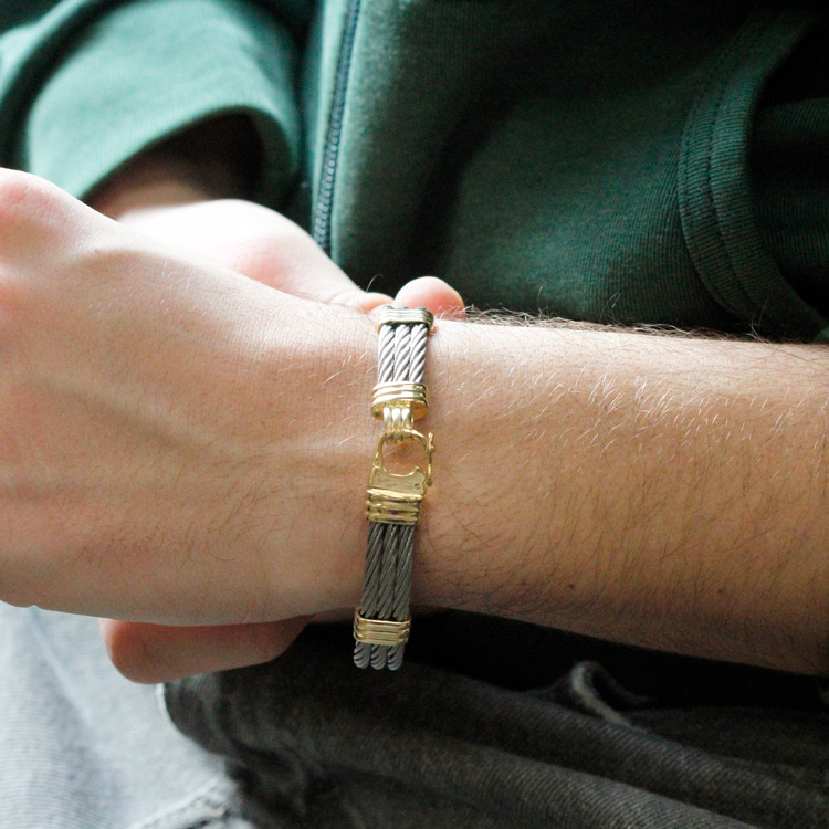 L’or au masculin : des bijoux sur mesure pour les hommes